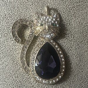 Elegant Cat-Shaped Pendant with Purple and Silver Accents